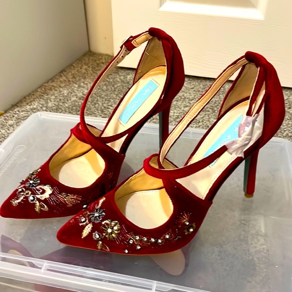 Blue by Betsey Johnson Shoes - Blue by Betsy Johnson velvet pumps with embroidery-never worn Size 6.5